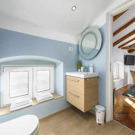Apartment Cozy For Smaller Groups Poreč
