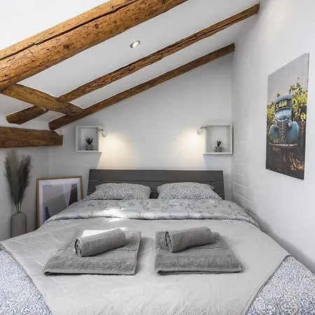 Apartment Cozy For Smaller Groups Porec