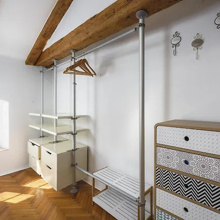 Cozy For Smaller Groups Apartment Porec